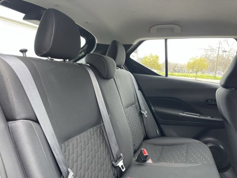 Used 2021 Nissan Kicks S image 24