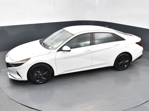 Used 2023 Hyundai Elantra SEL image 46