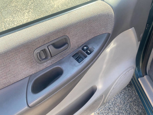 Used 1997 Nissan Quest XE image 7