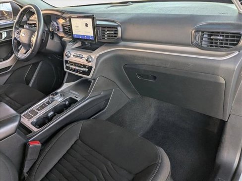 Used 2020 Ford Explorer XLT image 23