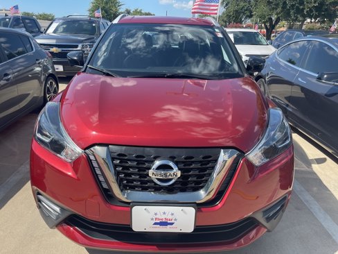 Used 2020 Nissan Kicks SR image 2