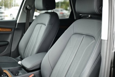 Used 2023 Audi Q5 2.0T Premium w/ Convenience Package image 19