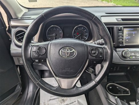 Used 2018 Toyota RAV4 Limited image 28