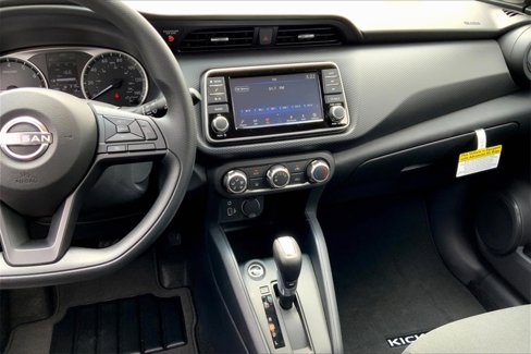 New 2025 Nissan Kicks S image 8