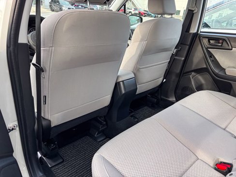 Used 2018 Subaru Forester 2.5i w/ Alloy Wheel Package image 27