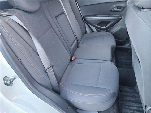 Used 2022 Chevrolet Trax LS w/ Tint and Cruise Package image 18