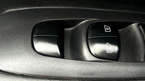 Used 2013 Nissan Pathfinder Platinum w/ Platinum Premium Pkg image 40