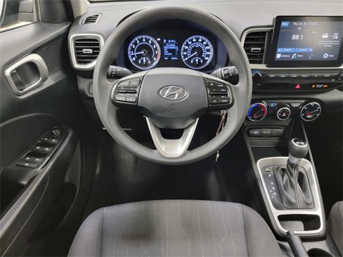 Used 2022 Hyundai Venue SE image 26