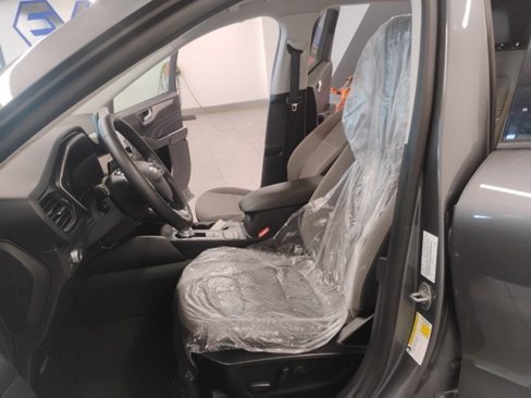 Used 2021 Ford Escape SE w/ SE Sport Appearance Package image 19