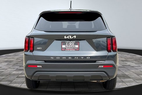 Used 2022 Kia Sorento LX image 4