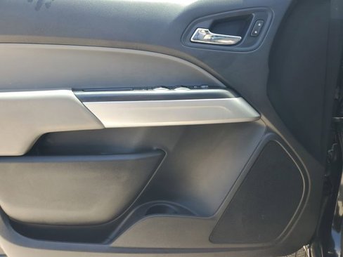 Used 2018 Chevrolet Colorado LT image 17