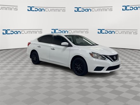 Used 2017 Nissan Sentra S image 2