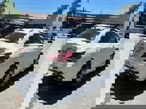 Used 2018 Mercedes-Benz CLA 250 4MATIC image 6