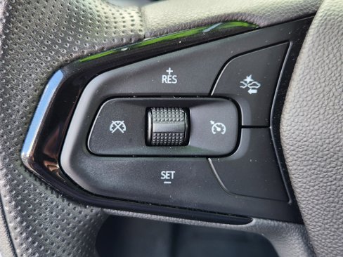 Used 2025 Chevrolet Trax LS image 21