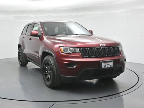 Used 2017 Jeep Grand Cherokee Laredo image 25