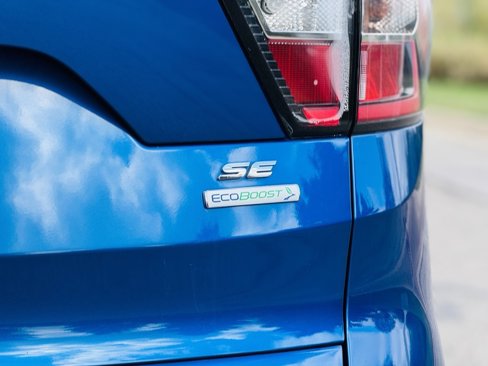 Used 2017 Ford Escape SE w/ SE Cold Weather Package image 35