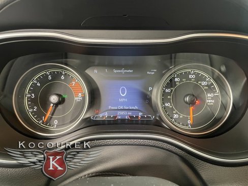 Used 2022 Jeep Cherokee Trailhawk image 15