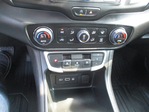 Used 2023 GMC Terrain SLE w/ Driver Convenience Package image 20