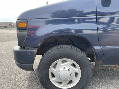 Used 2009 Ford E-350 and Econoline 350 XLT image 11