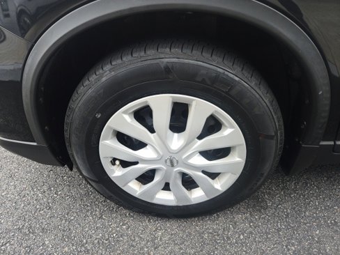 Used 2018 Nissan Rogue S image 6