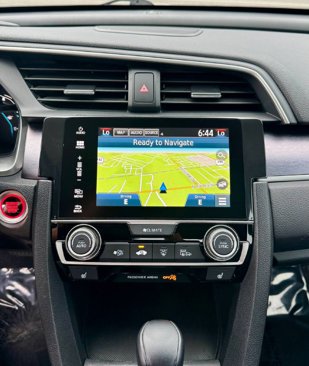 Used 2016 Honda Civic Touring image 17