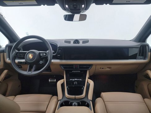 Used 2024 Porsche Cayenne S image 15