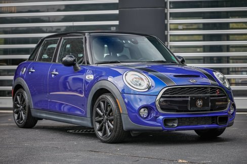Used 2019 MINI Cooper S image 1
