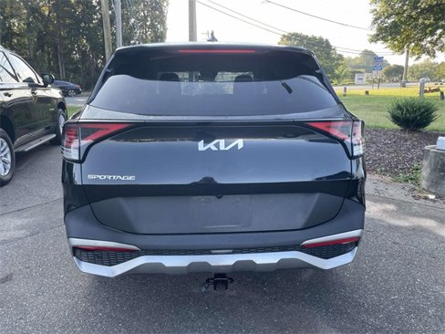 Used 2023 Kia Sportage LX image 5