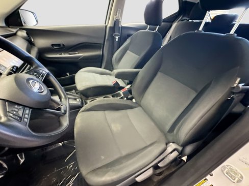 Used 2023 Nissan Kicks S image 11