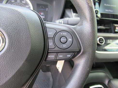 Used 2022 Toyota Corolla LE image 20