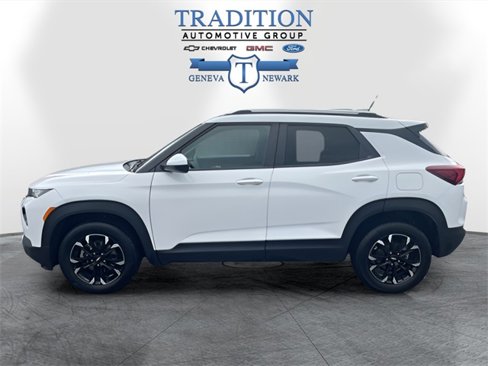 Used 2023 Chevrolet TrailBlazer LT w/ Convenience Package image 2