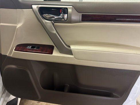 Used 2011 Lexus GX 460 image 26