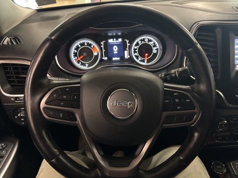 Used 2020 Jeep Cherokee Latitude Plus w/ Cold Weather Group image 11