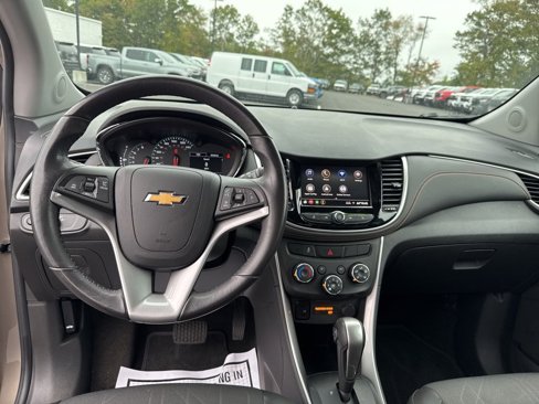 Used 2022 Chevrolet Trax LT w/ Sport Edition image 19