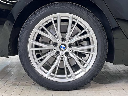 Used 2023 BMW 330i xDrive Sedan w/ Driving Assistance Package image 15