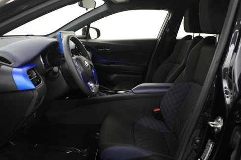 Used 2021 Toyota C-HR Limited image 16