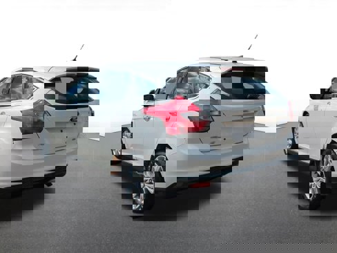Used 2012 Ford Focus SEL image 4