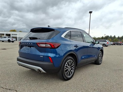 Certified 2023 Ford Escape SE image 6