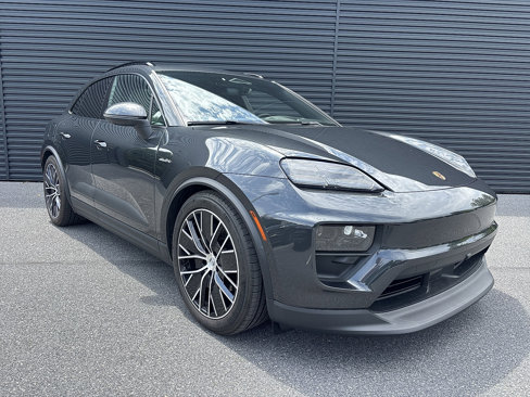 Certified 2024 Porsche Macan 4 Electric image 8