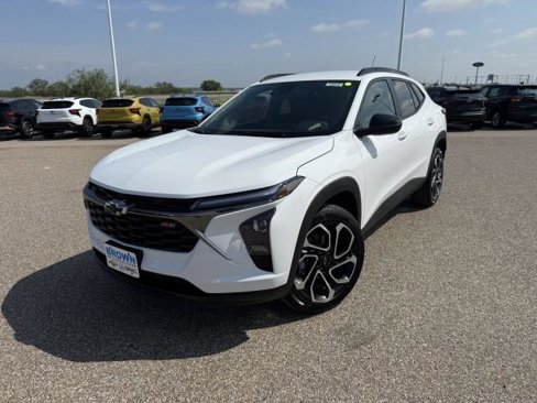 New 2025 Chevrolet Trax RS image 3
