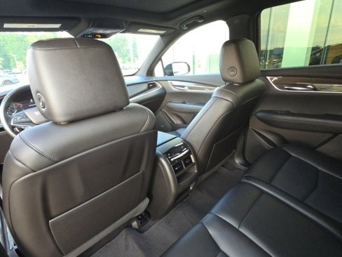 Used 2021 Cadillac XT5 Sportv w/ LPO, ONYX Package image 16