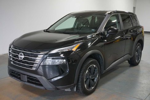 Used 2024 Nissan Rogue SV image 1