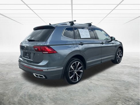 Used 2022 Volkswagen Tiguan SEL R-Line image 4