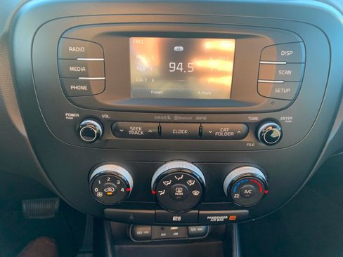 Used 2016 Kia Soul + image 20