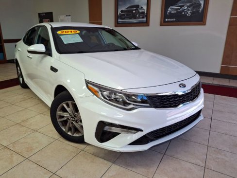 Used 2019 Kia Optima LX image 1