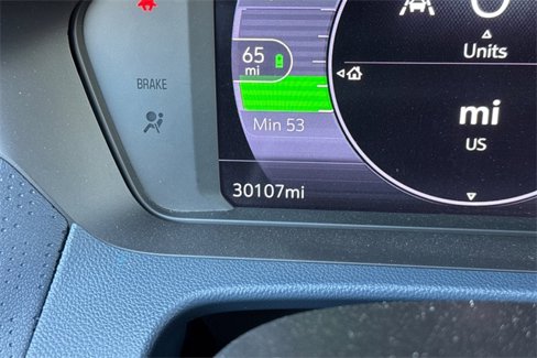 Used 2022 Chevrolet Bolt EUV Premier w/ Sun & Sound Package image 39