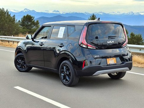 Used 2023 Kia Soul S image 4