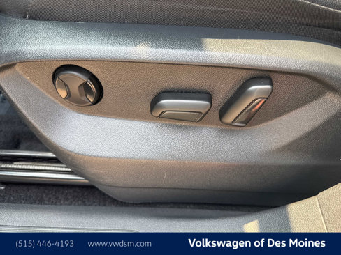 Used 2021 Volkswagen Tiguan SE image 24