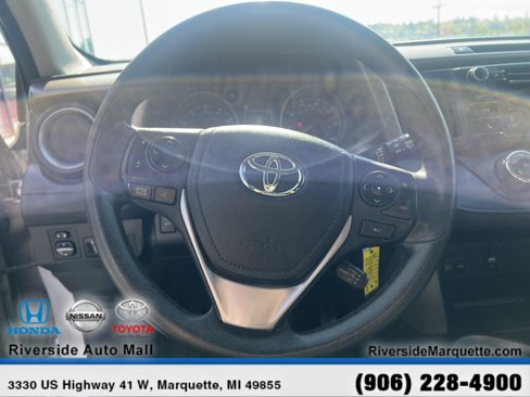 Used 2018 Toyota RAV4 LE image 21