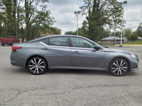 Used 2022 Nissan Altima 2.5 SR image 3